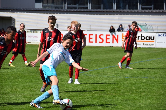 上任后首次露面，国足新帅邵佳一现场观战中国U22vs越南U22